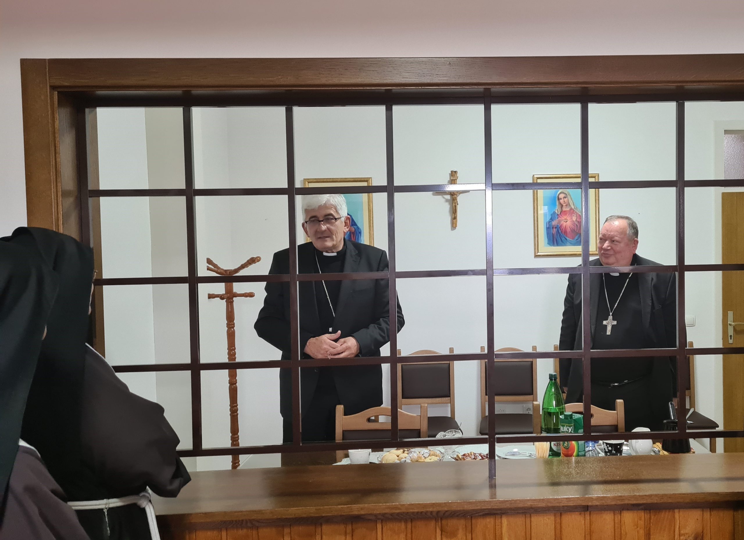 Trenutno pregledavate Biskupi Željko Majić i Marko Semren pohodili naš samostan